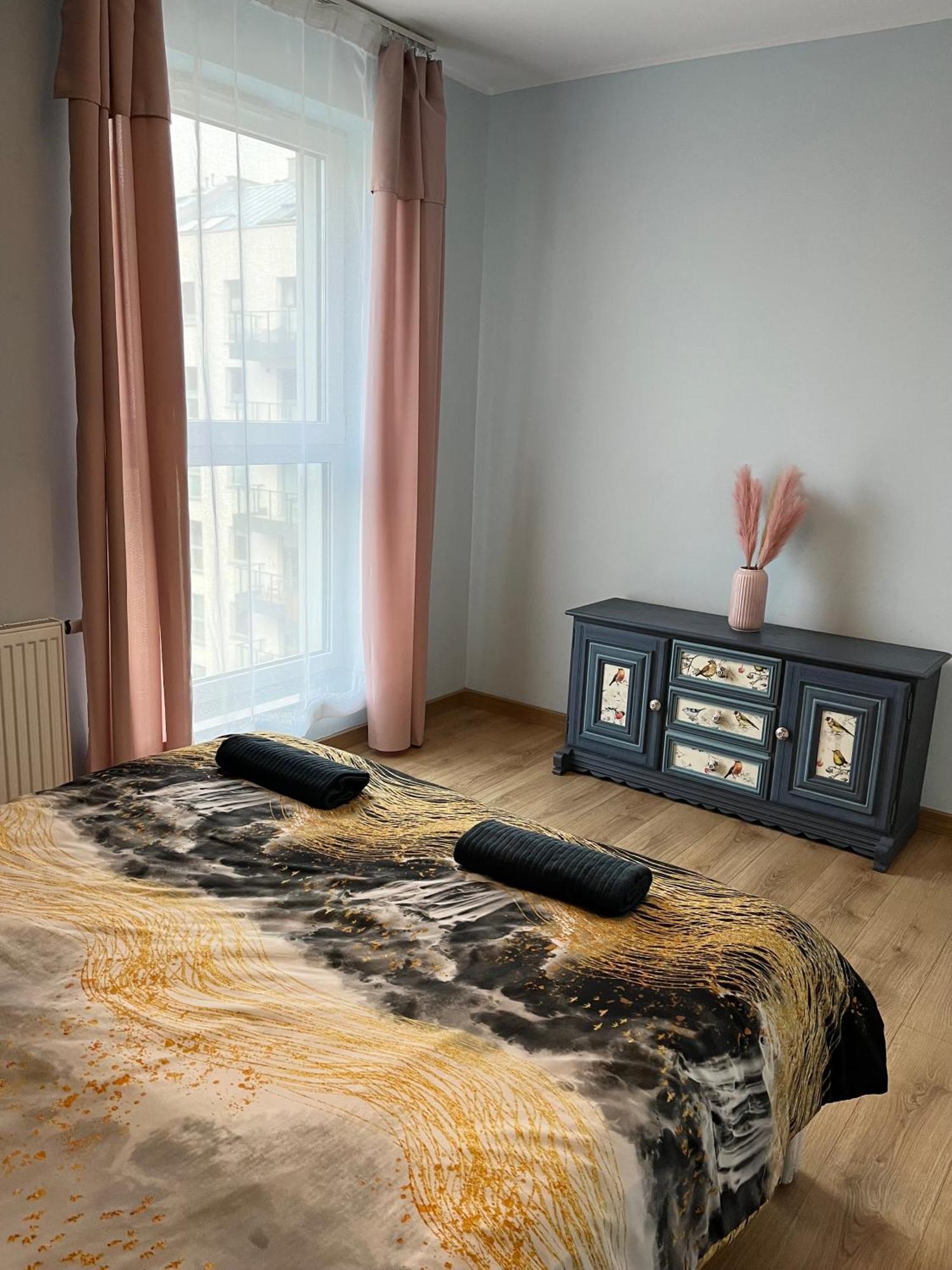 Oldtown Retro Apartment By Marina With Balcony For 6 People Gdańsk Kültér fotó