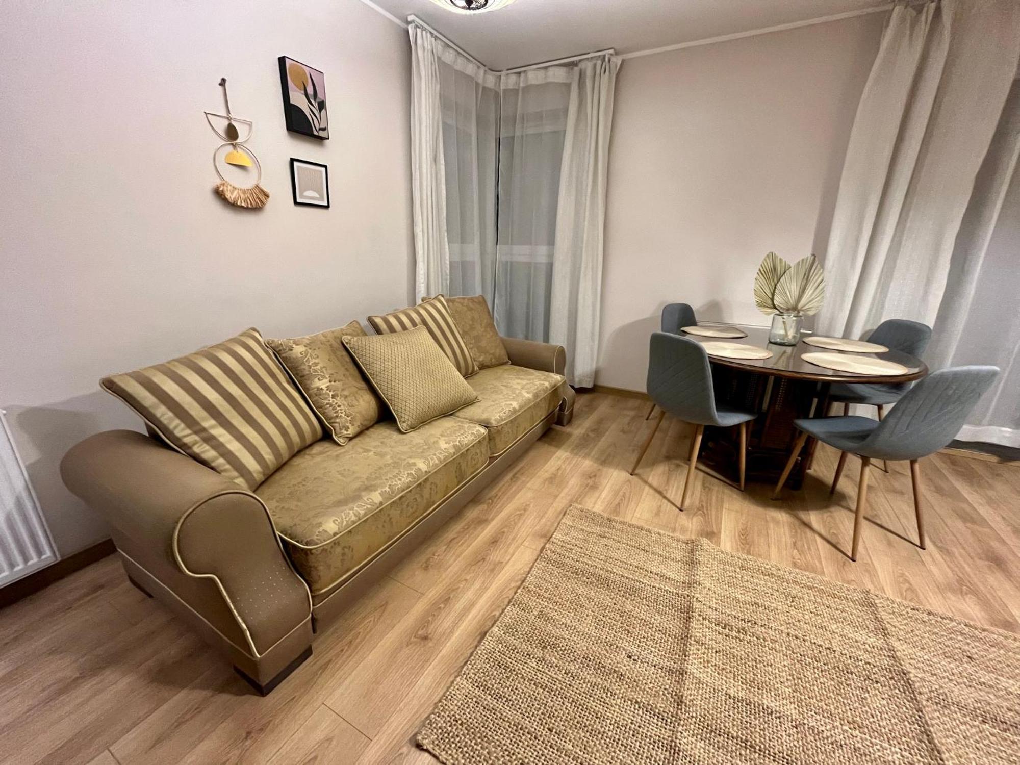 Oldtown Retro Apartment By Marina With Balcony For 6 People Gdańsk Kültér fotó