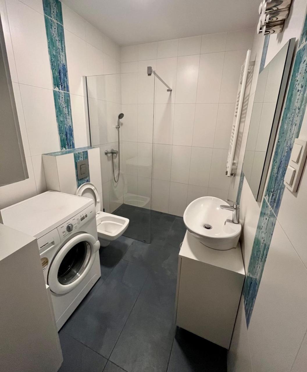 Oldtown Retro Apartment By Marina With Balcony For 6 People Gdańsk Kültér fotó